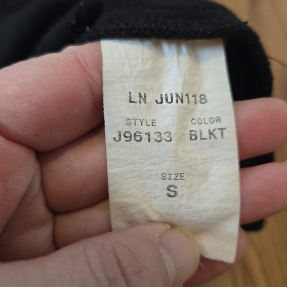 Jaanuu Black Scrub Top Stretchy Knit Gold Zip Pockets Esthetician Nurse Scrubs S - Picture 4 of 8